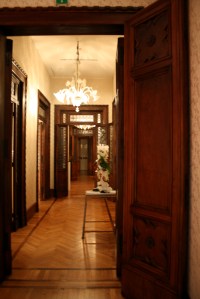 1311 Glasstress Hew Locke (2)