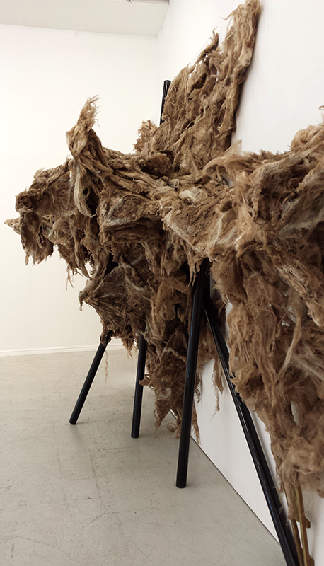 1603 Few and Far Between Le Guo