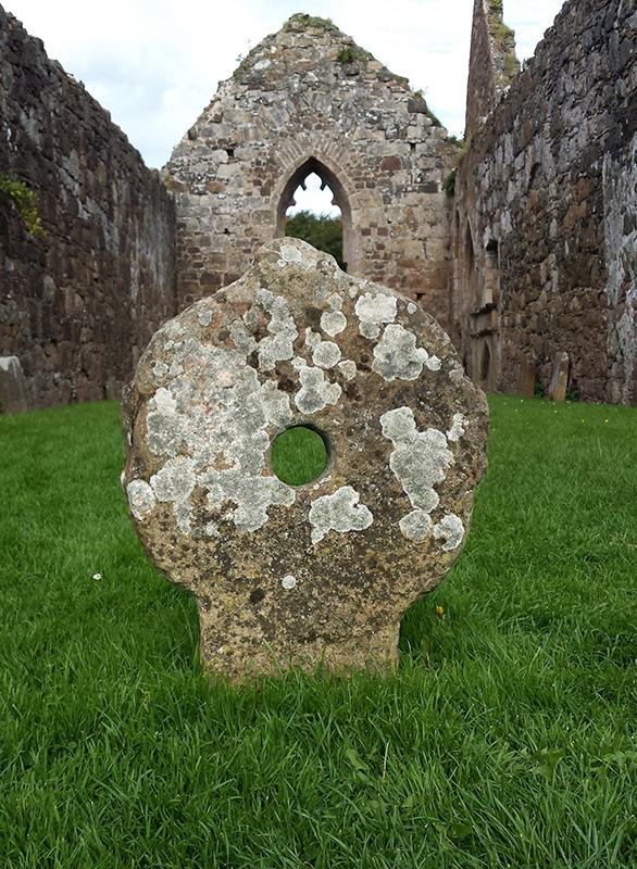 1609-bonamargy-friary-dark-julia