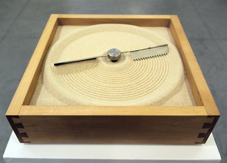 1610-mona-hatoum-plusandminus