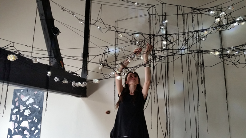 1708 Elizabeth Murton installing