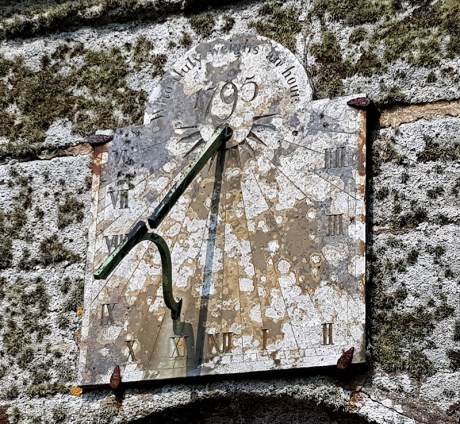 1903 Braeg sundial.jpg